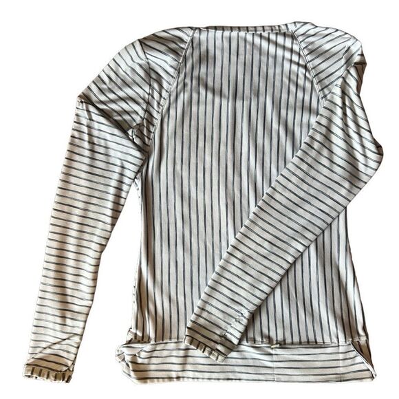 Athleta Space Dye Striped Shirt. White and Blue. Great Condition!! Size Small - Picture 5 of 12